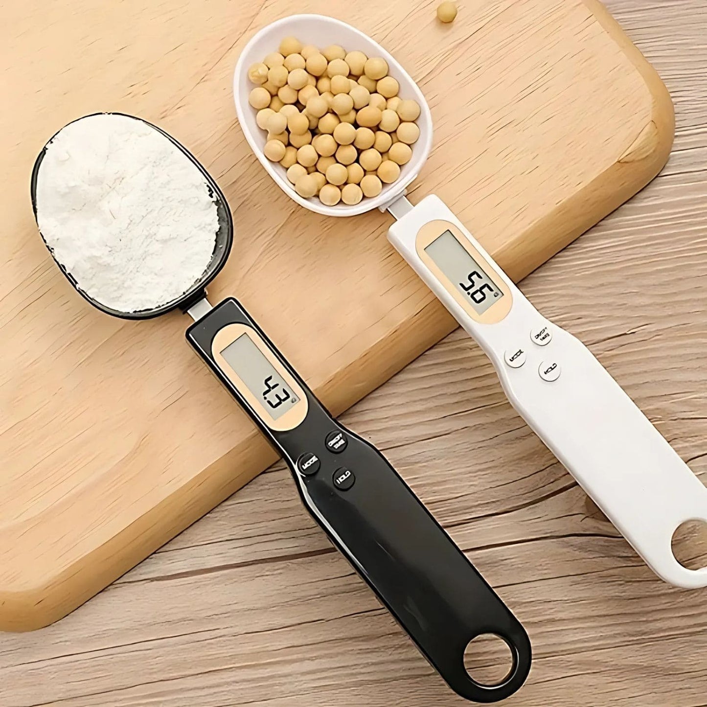 Precision measuring spoon with digital screen for kitchen use