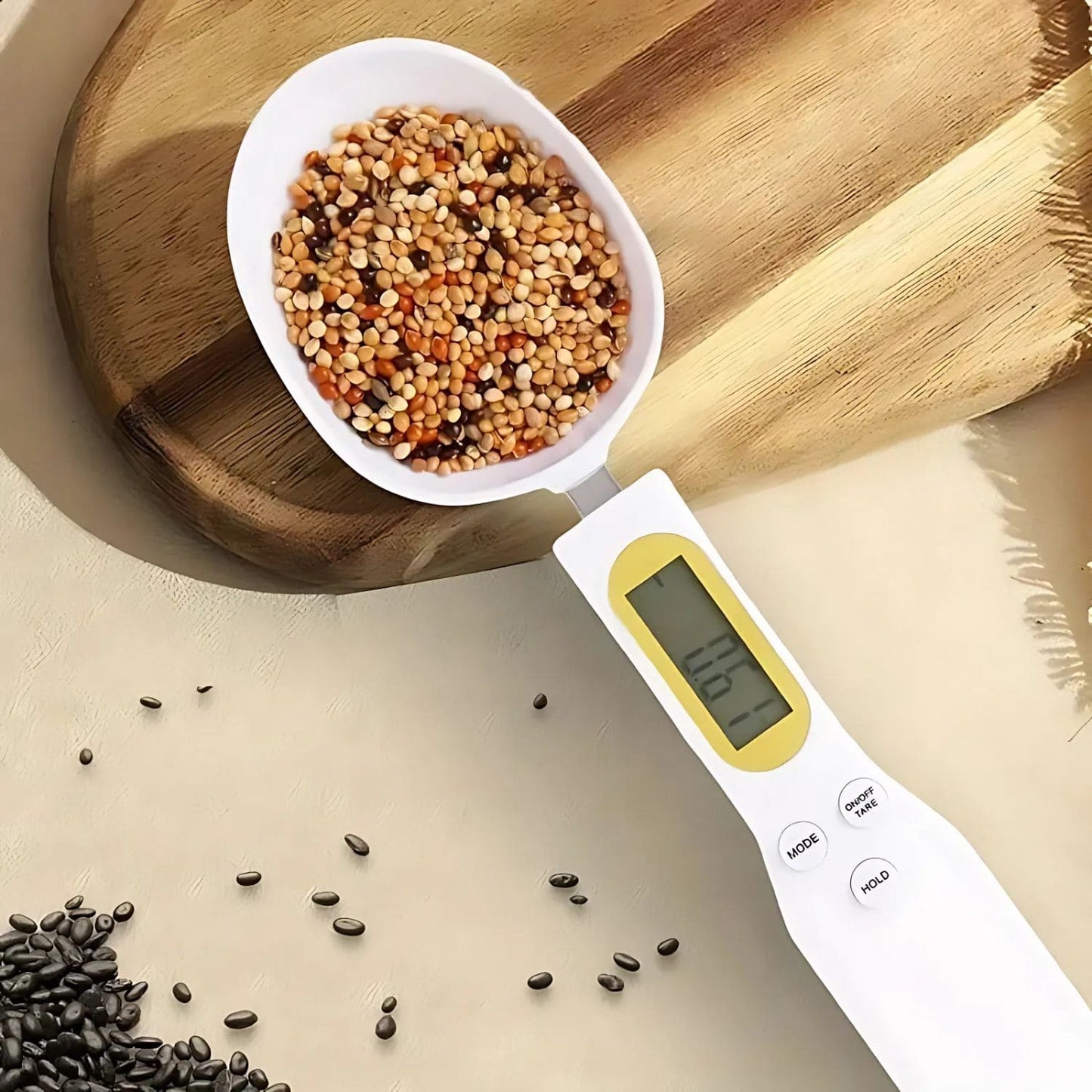 Precision measuring spoon with digital screen for kitchen use