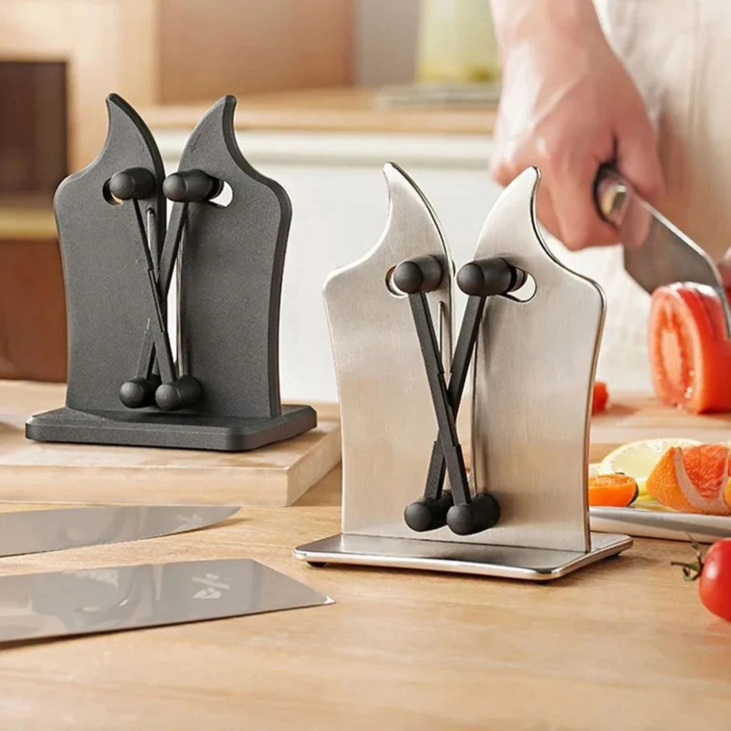 Handheld Knife Sharpener with Automatic Angle Adjustment